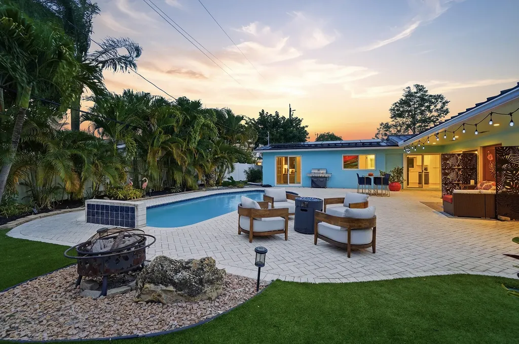 1811 NE 57th Street Fort Lauderdale FL 33308