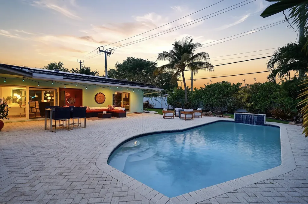 1811 NE 57th Street Fort Lauderdale FL 33308