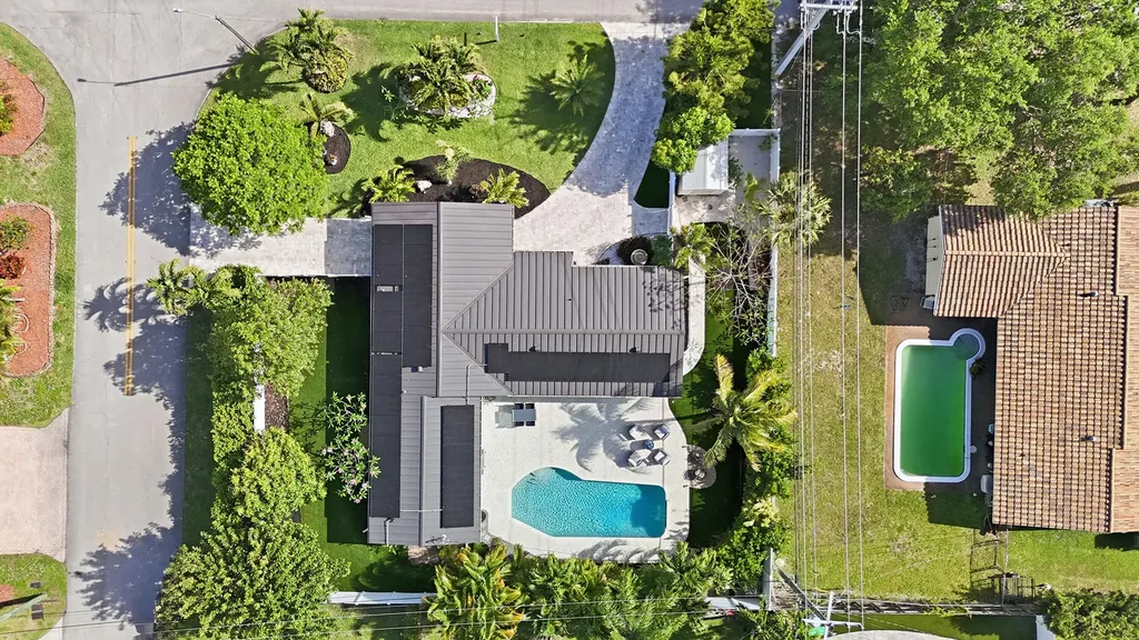 1811 NE 57th Street Fort Lauderdale FL 33308