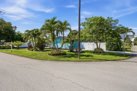 1811 NE 57th Street Fort Lauderdale FL 33308