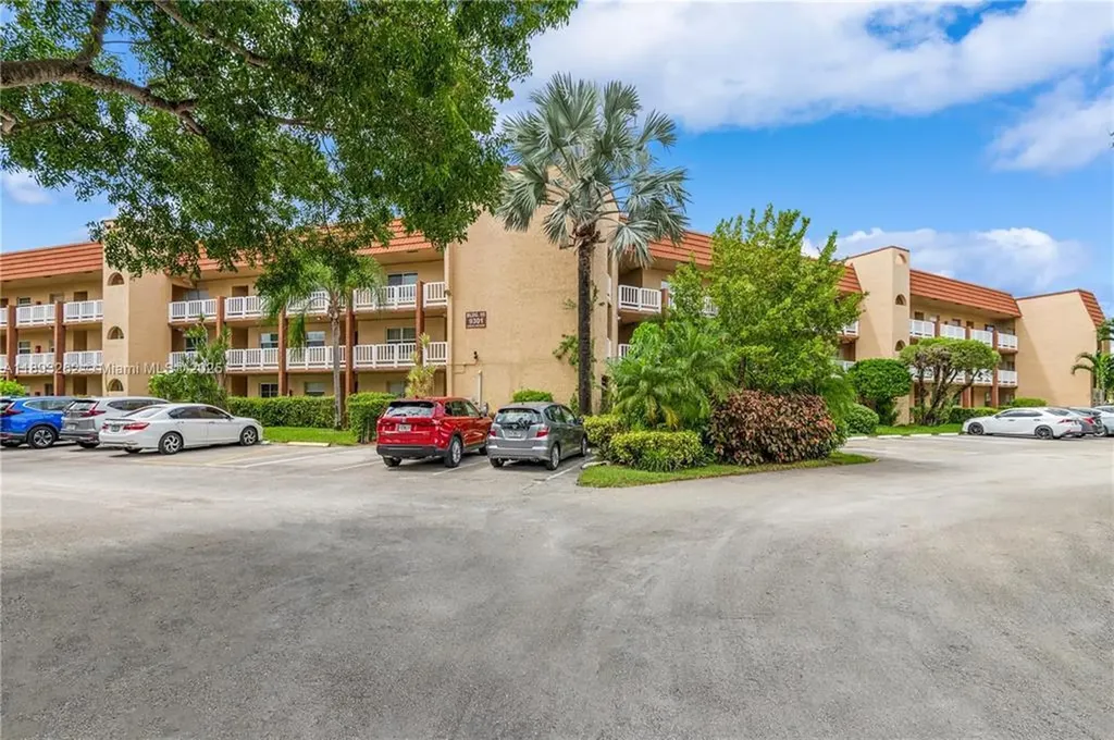 9301 Sunrise Lakes Boulevard Sunrise FL 33322