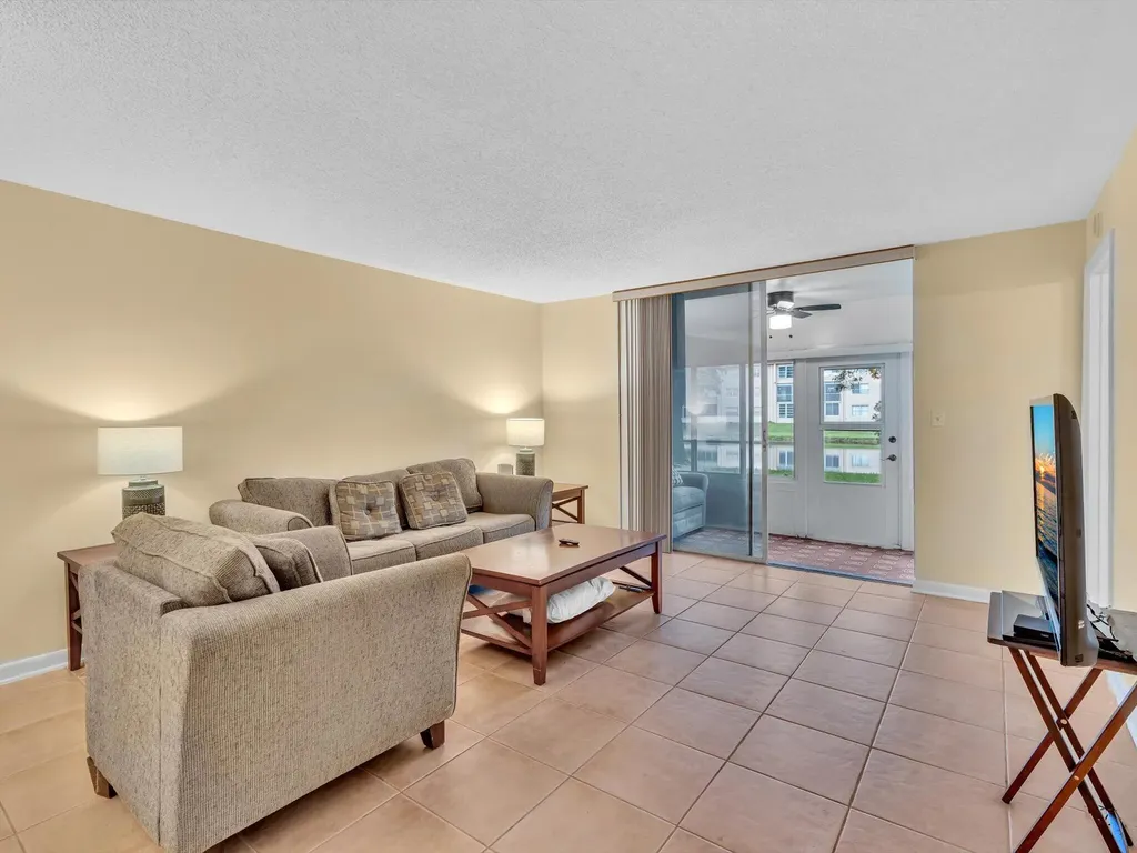 9301 Sunrise Lakes Boulevard Sunrise FL 33322