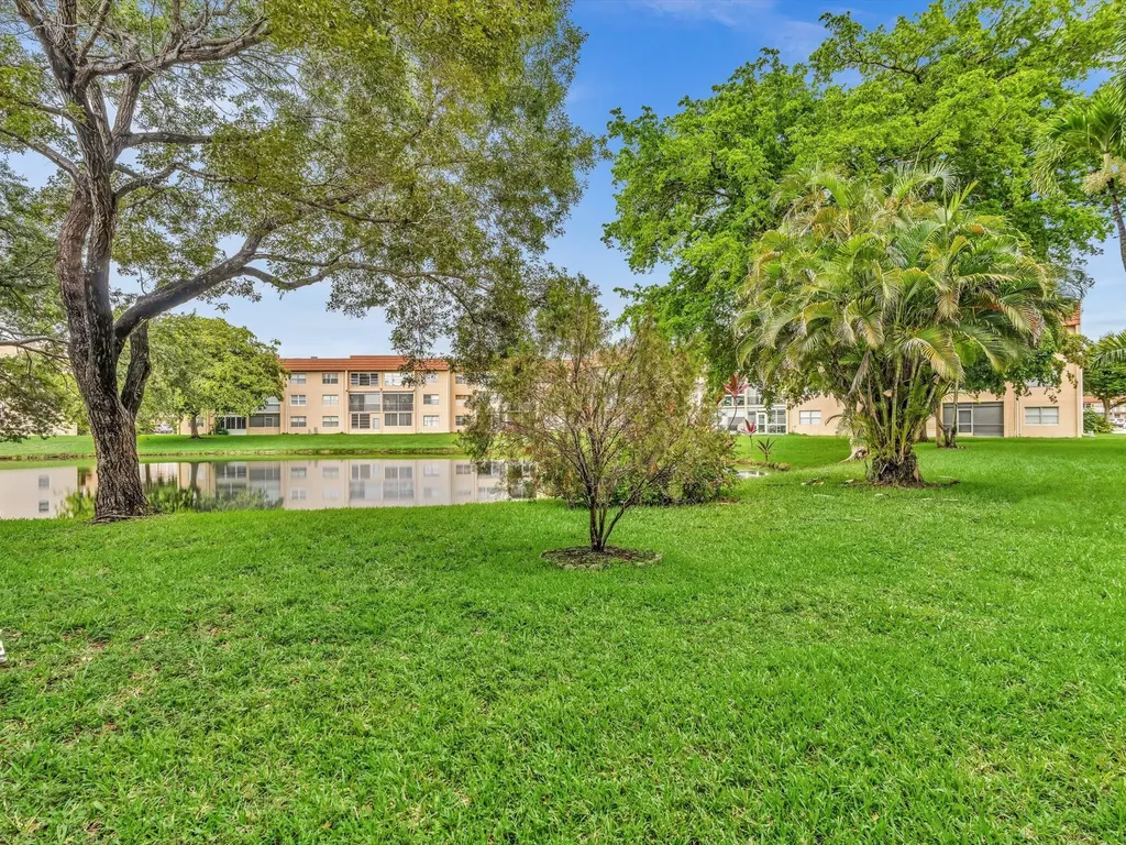 9301 Sunrise Lakes Boulevard Sunrise FL 33322