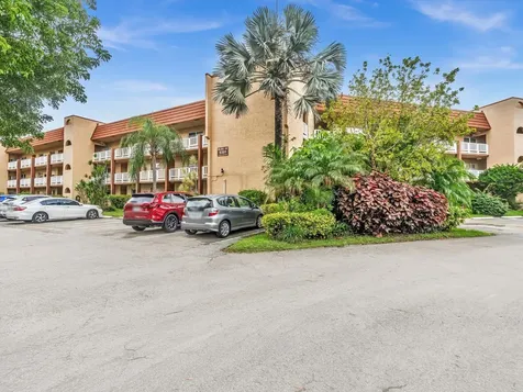 9301 Sunrise Lakes Boulevard Sunrise FL 33322