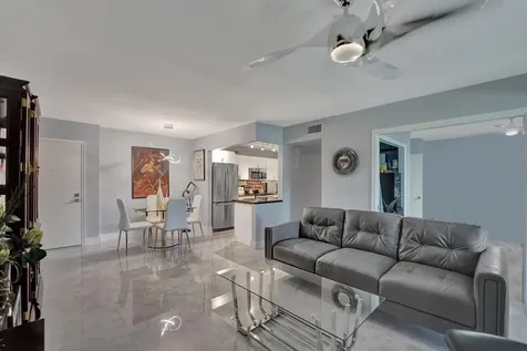 1930 NE 2nd Avenue Wilton Manors FL 33305