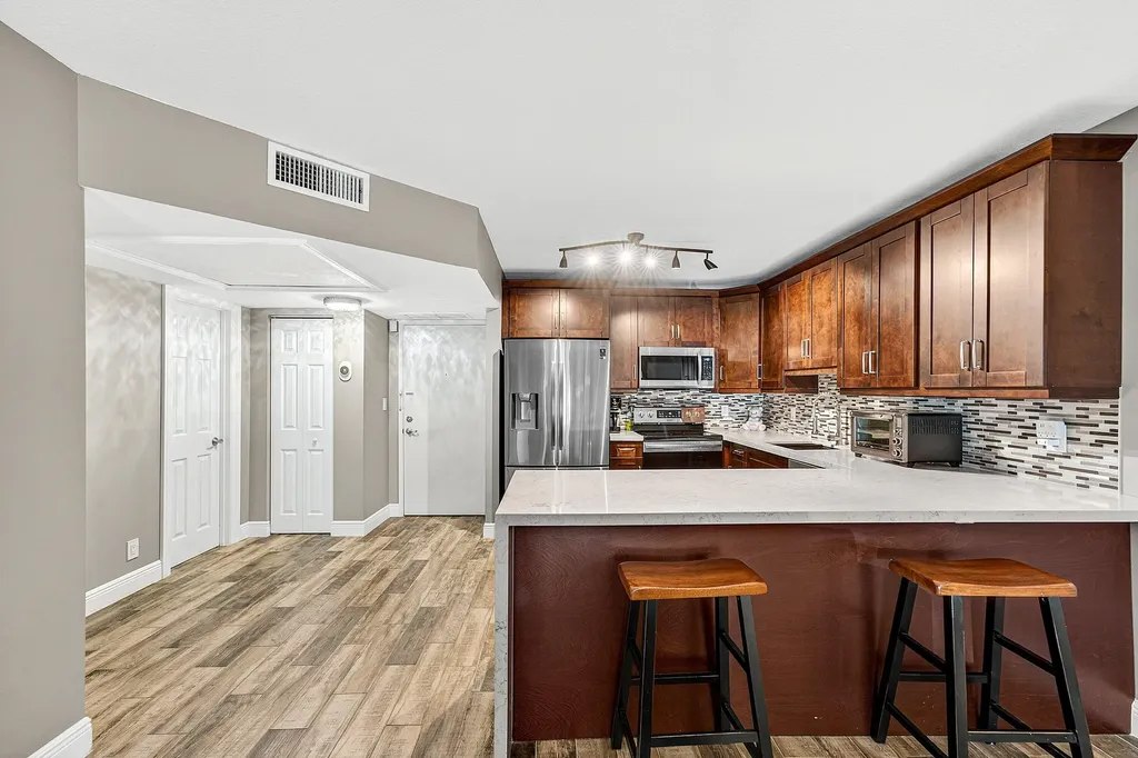 101 E Mcnab Road Pompano Beach FL 33060
