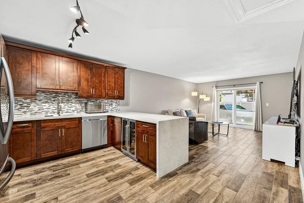 101 E Mcnab Road Pompano Beach FL 33060