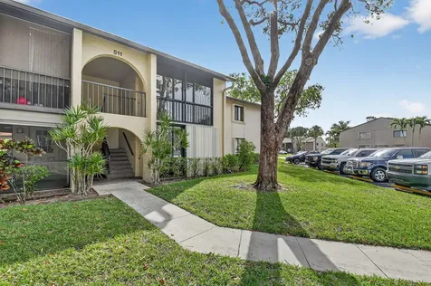 511 Shady Pine Way Greenacres FL 33415