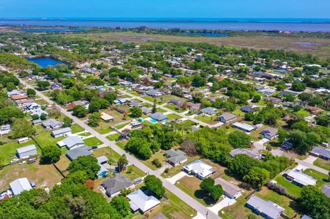 5302 Seagrape Drive Fort Pierce FL 34982