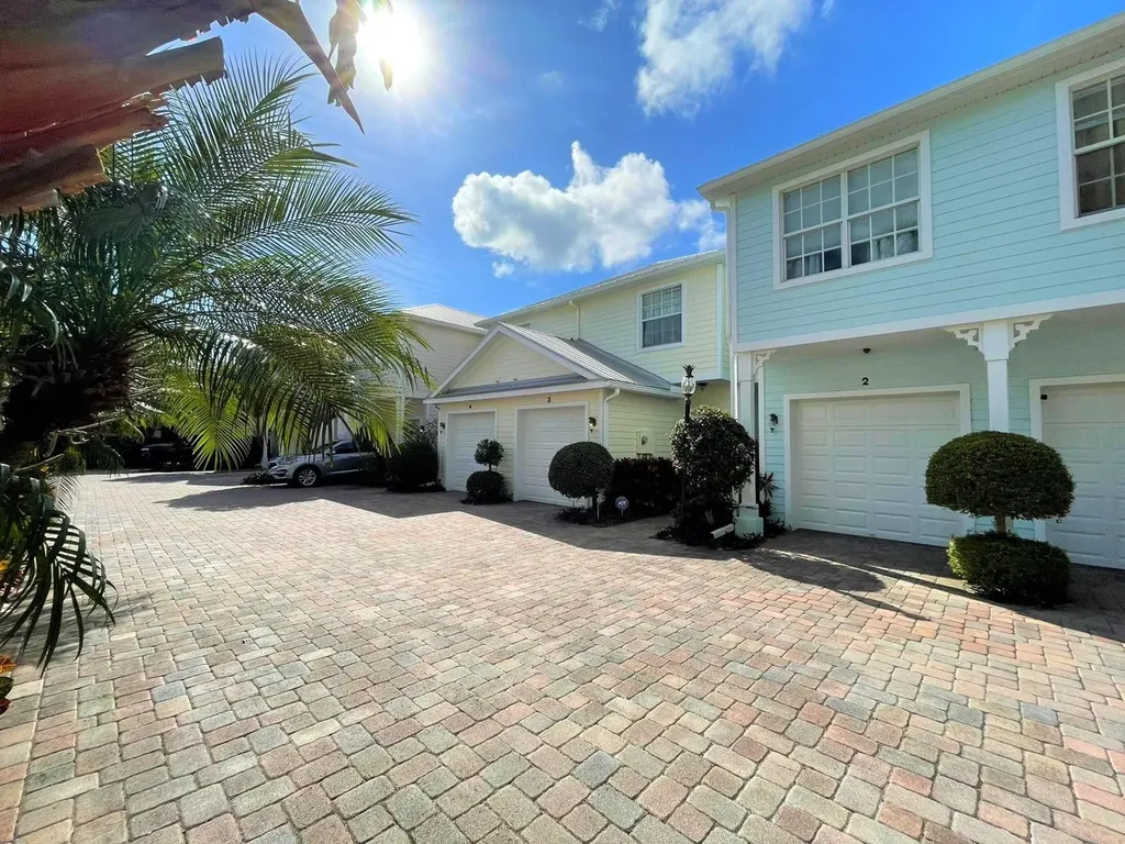 902 S Federal Highway Lake Worth Beach FL 33460