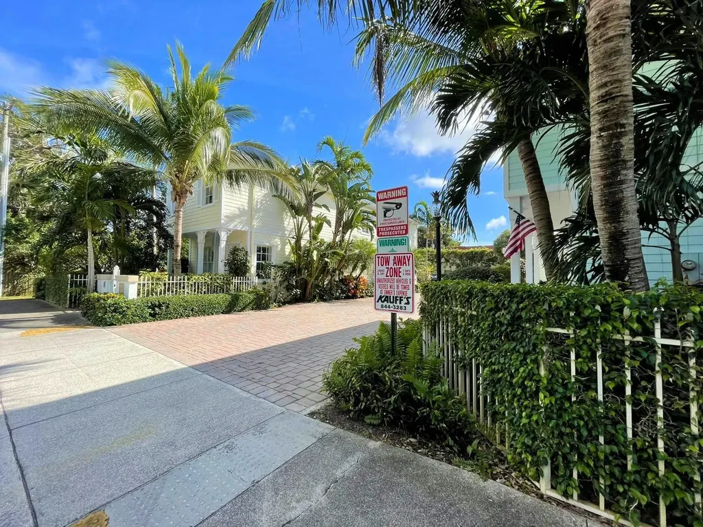 902 S Federal Highway Lake Worth Beach FL 33460