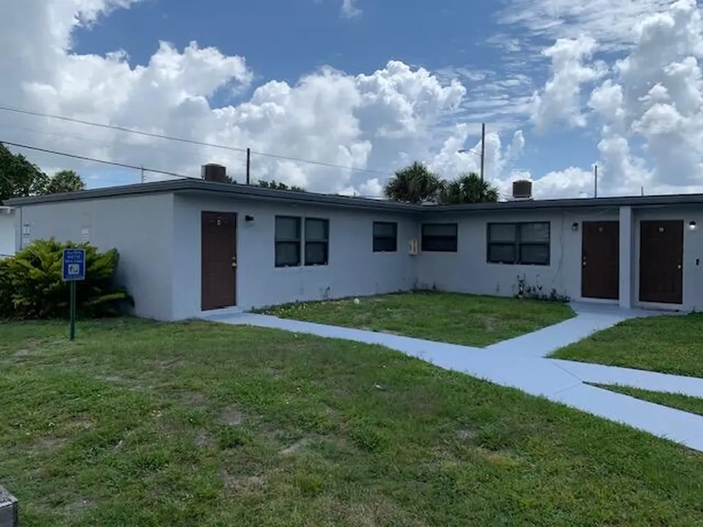 2840 Avenue S West Palm Beach FL 33404