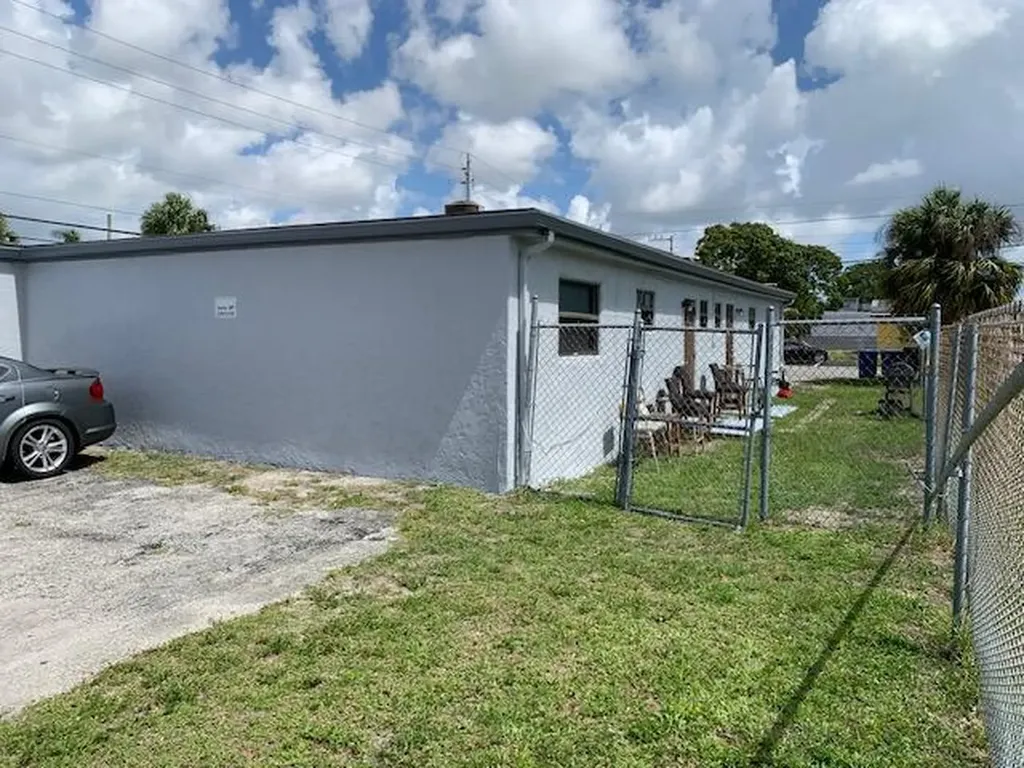 2840 Avenue S West Palm Beach FL 33404