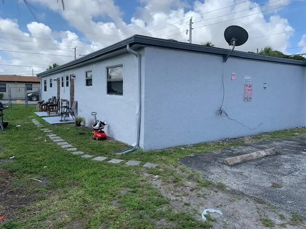 2840 Avenue S West Palm Beach FL 33404