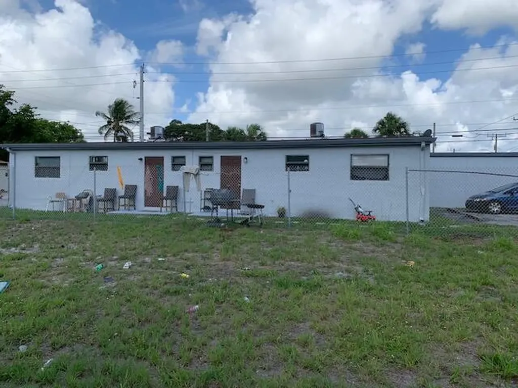2840 Avenue S West Palm Beach FL 33404