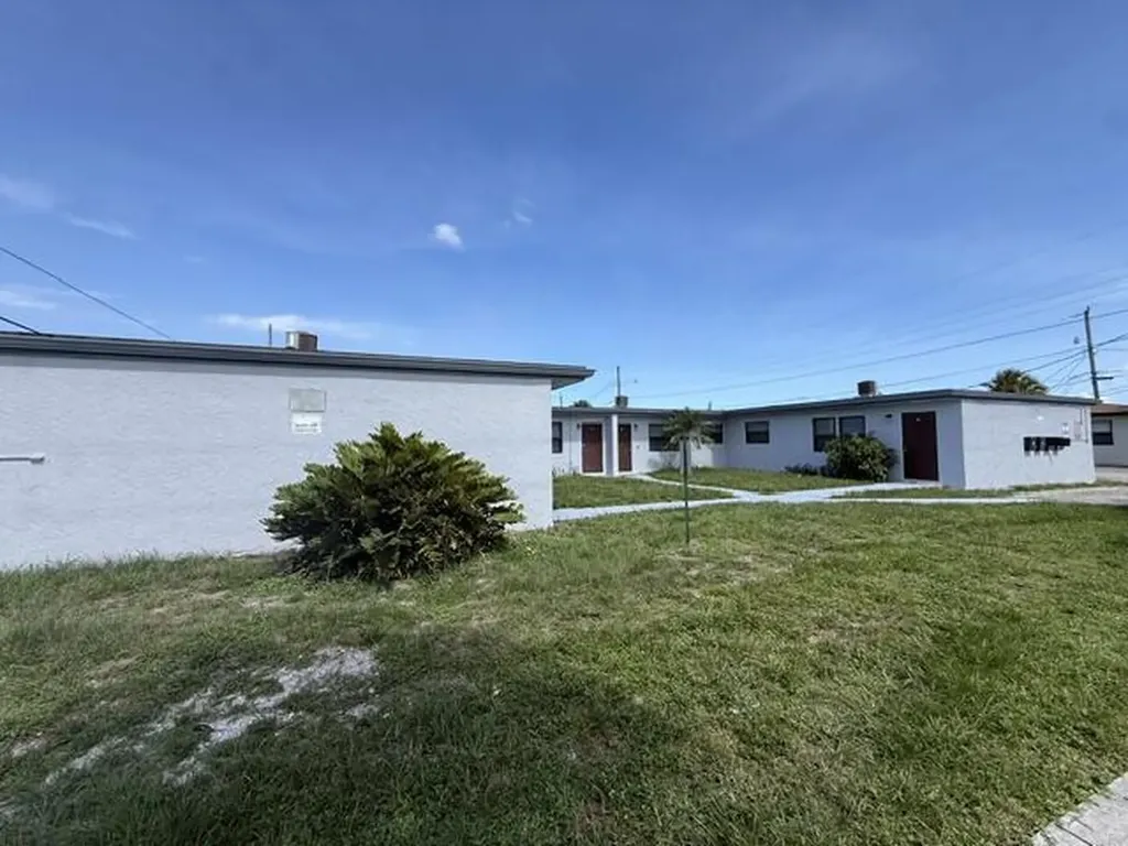 2840 Avenue S West Palm Beach FL 33404