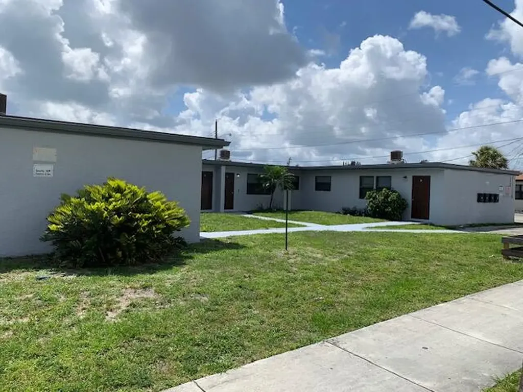 2840 Avenue S West Palm Beach FL 33404