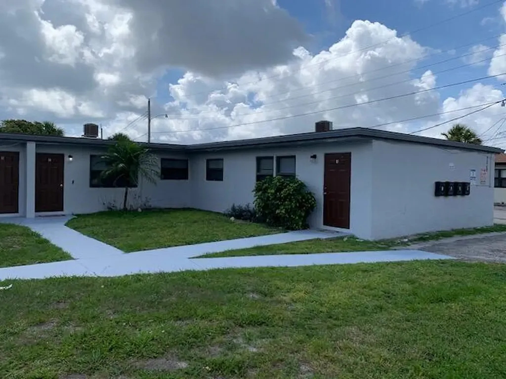2840 Avenue S West Palm Beach FL 33404