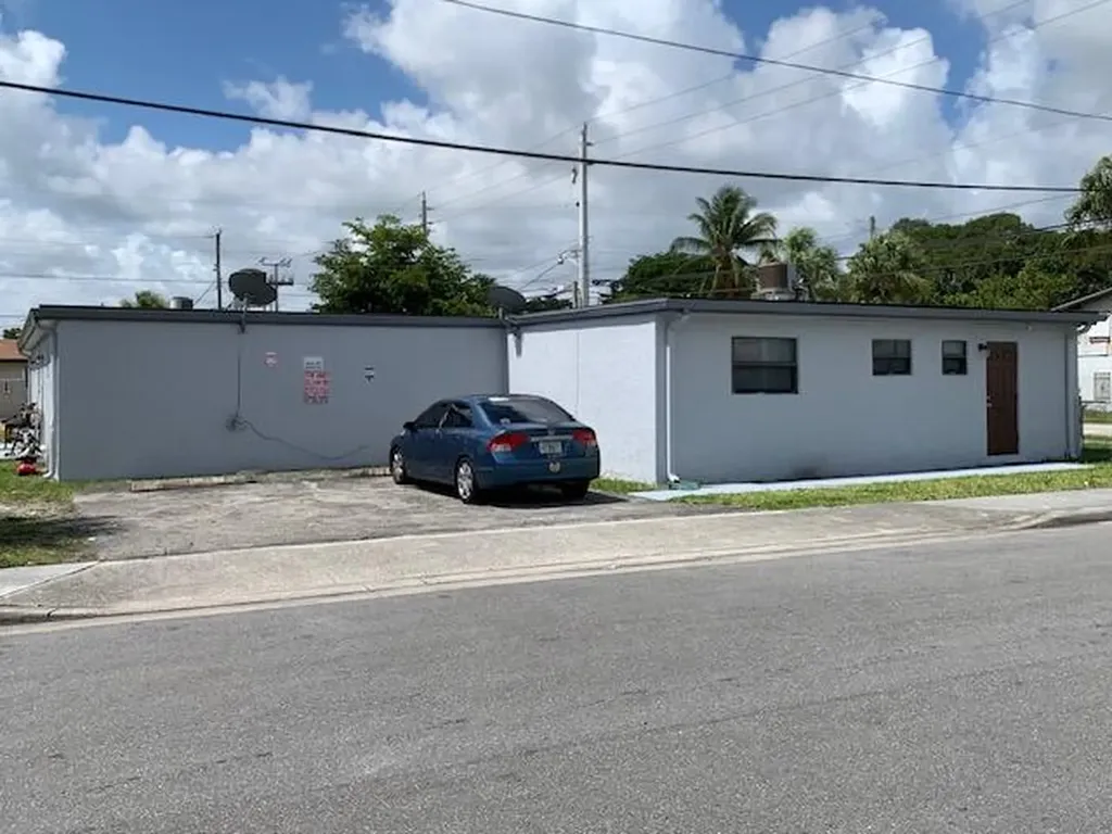2840 Avenue S West Palm Beach FL 33404