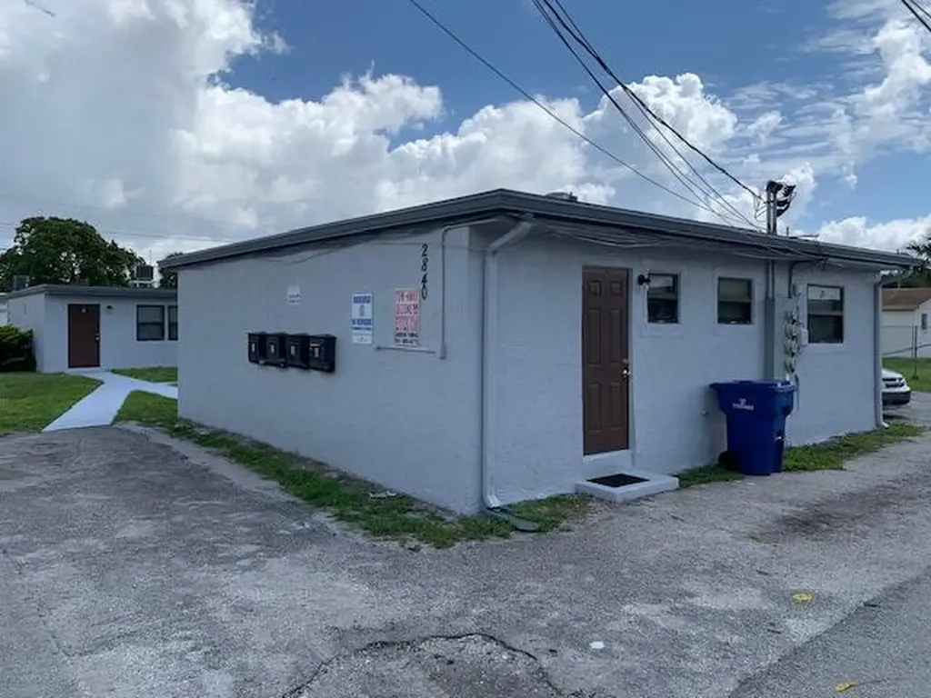 2840 Avenue S West Palm Beach FL 33404