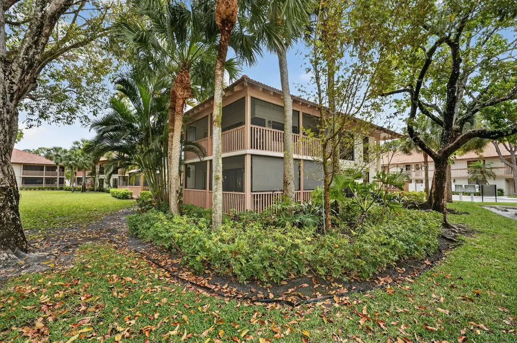 307 Brackenwood Circle Palm Beach Gardens FL 33418