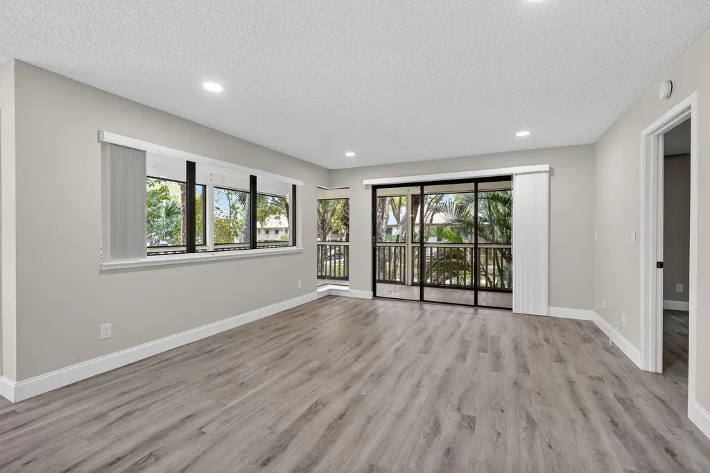 307 Brackenwood Circle Palm Beach Gardens FL 33418