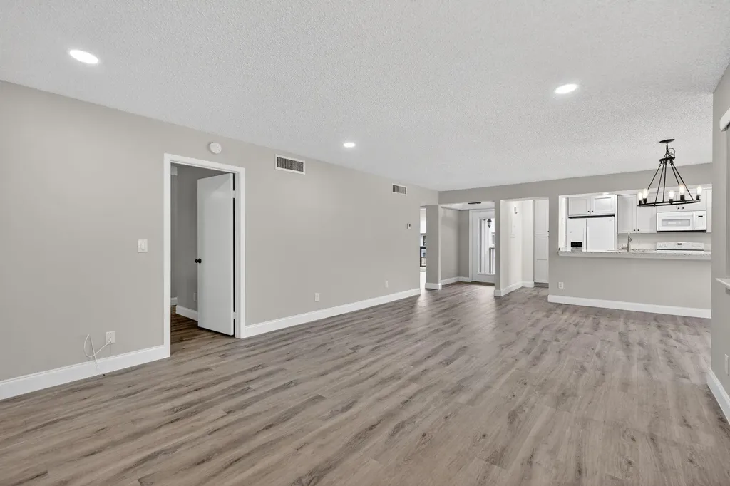 307 Brackenwood Circle Palm Beach Gardens FL 33418