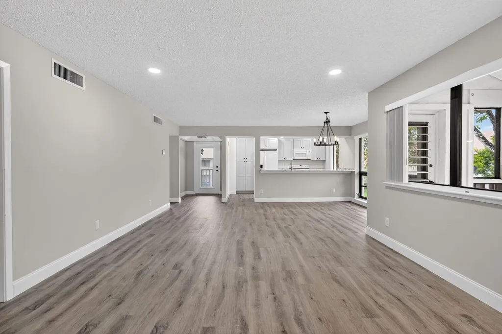 307 Brackenwood Circle Palm Beach Gardens FL 33418