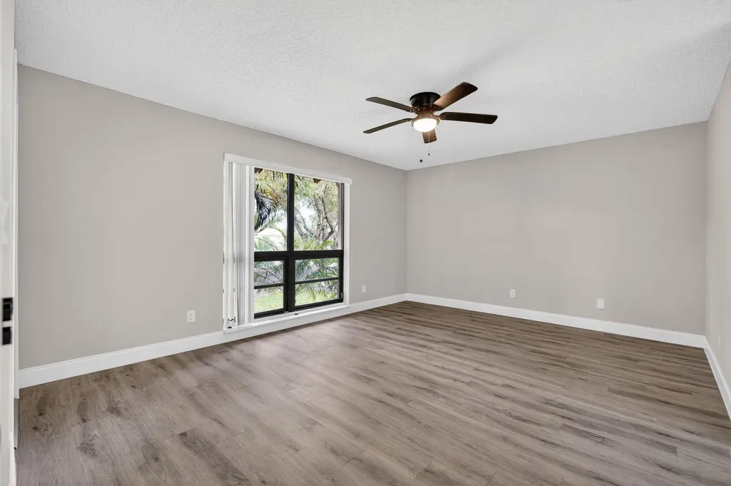 307 Brackenwood Circle Palm Beach Gardens FL 33418