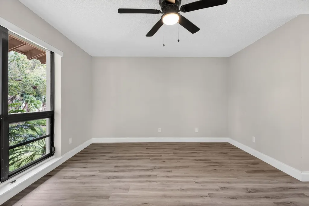 307 Brackenwood Circle Palm Beach Gardens FL 33418