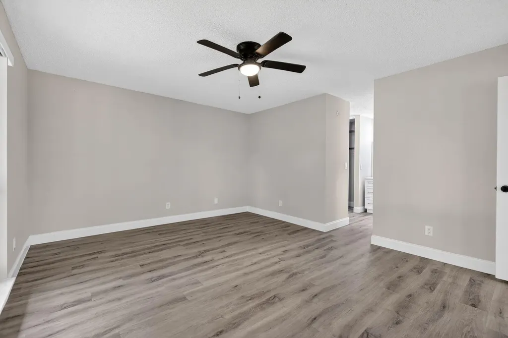 307 Brackenwood Circle Palm Beach Gardens FL 33418