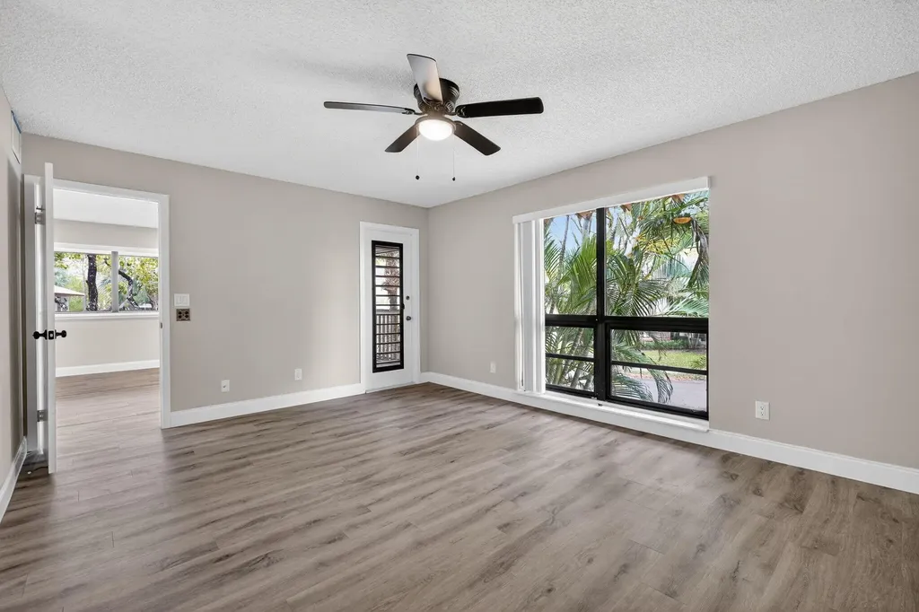 307 Brackenwood Circle Palm Beach Gardens FL 33418