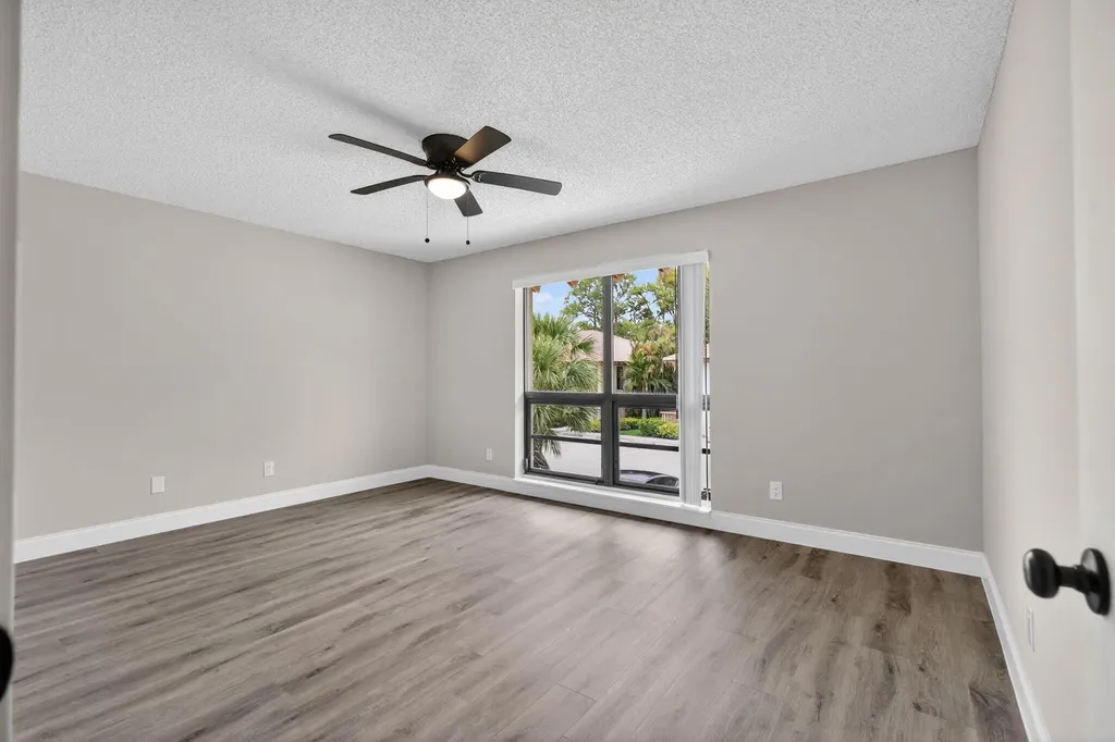 307 Brackenwood Circle Palm Beach Gardens FL 33418