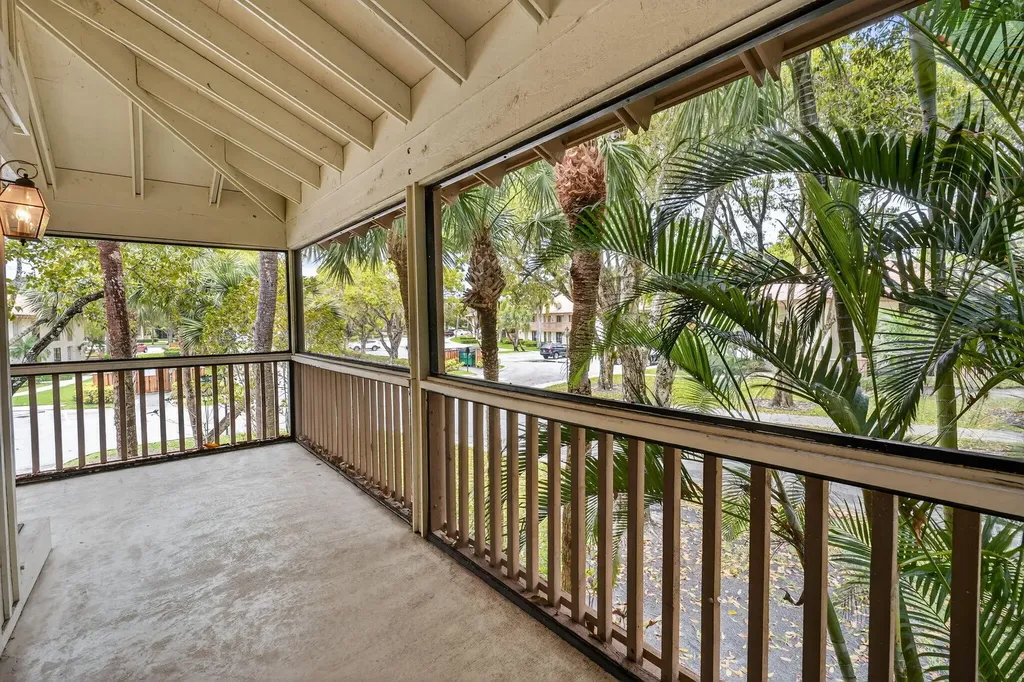 307 Brackenwood Circle Palm Beach Gardens FL 33418