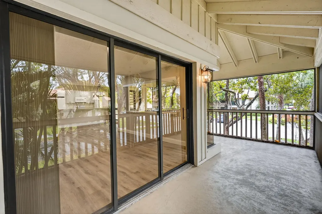 307 Brackenwood Circle Palm Beach Gardens FL 33418