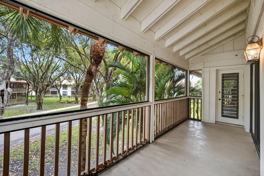 307 Brackenwood Circle Palm Beach Gardens FL 33418