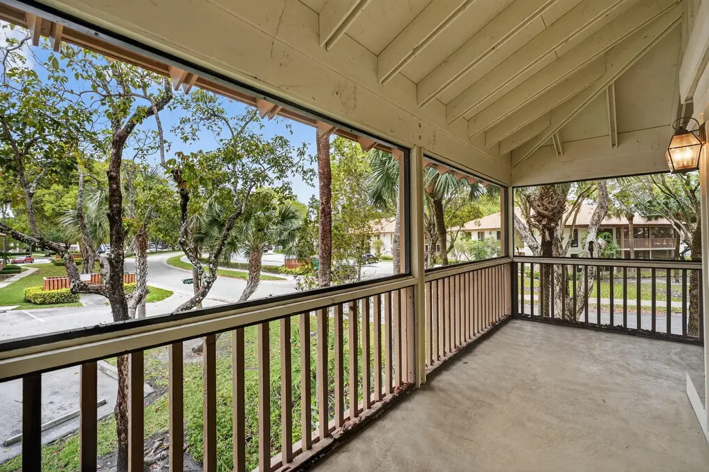 307 Brackenwood Circle Palm Beach Gardens FL 33418