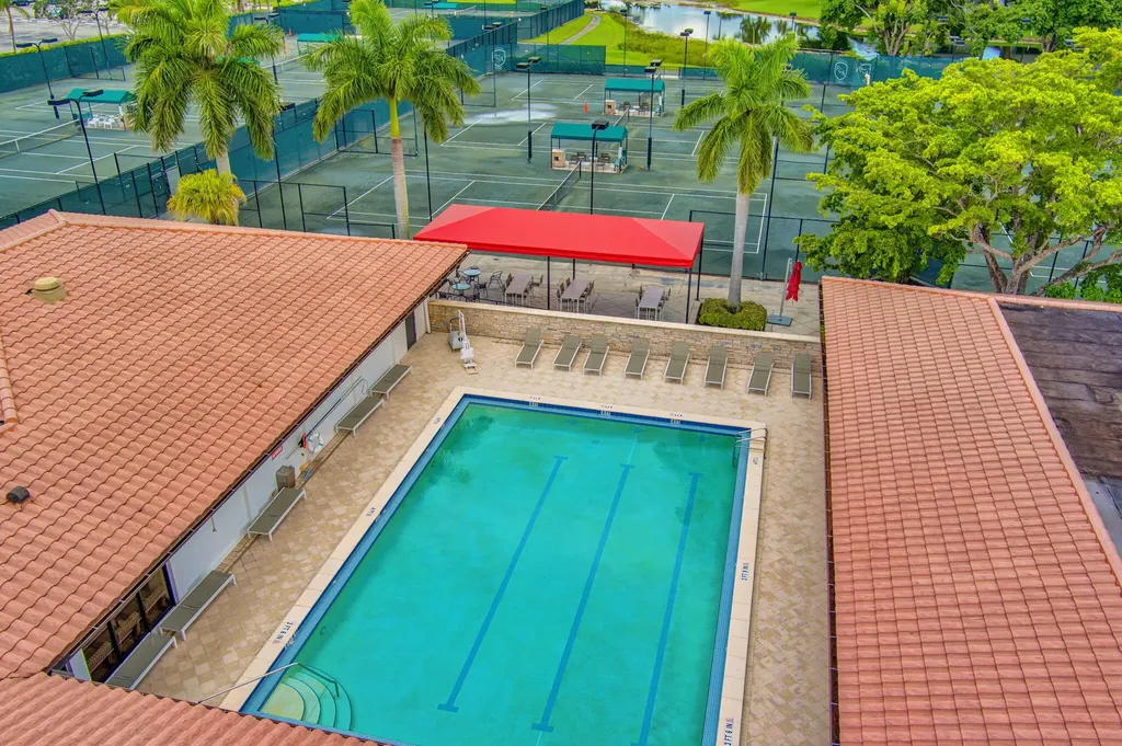 307 Brackenwood Circle Palm Beach Gardens FL 33418