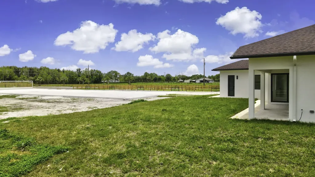 2324 Deer Run Trail The Acreage FL 33470