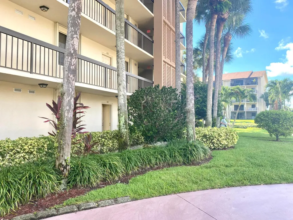 2301 Marina Isle Way Jupiter FL 33477