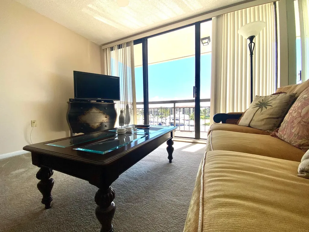2301 Marina Isle Way Jupiter FL 33477