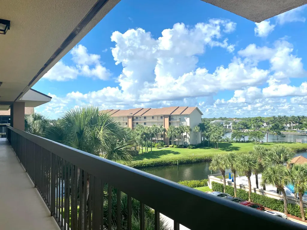 2301 Marina Isle Way Jupiter FL 33477