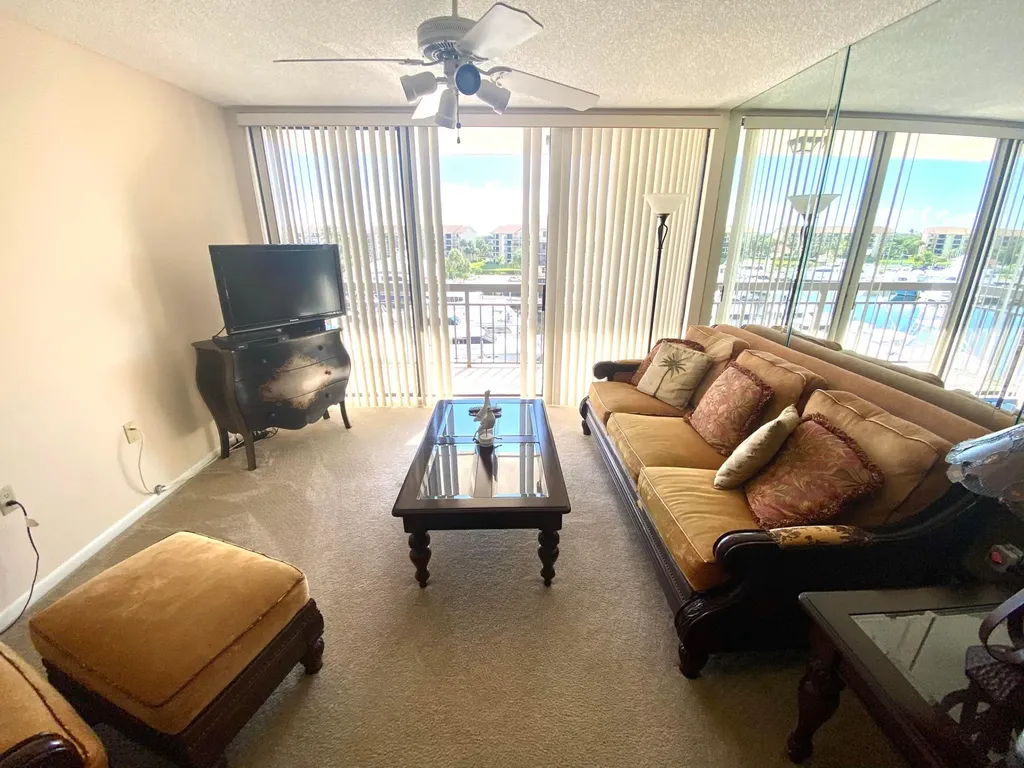 2301 Marina Isle Way Jupiter FL 33477