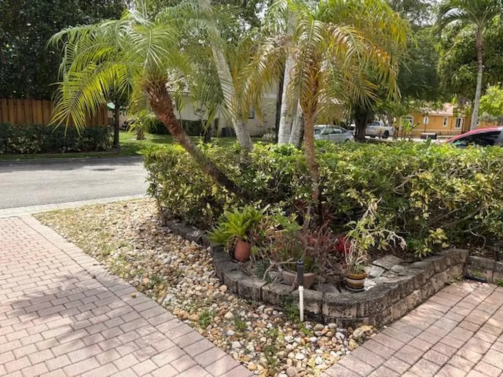 9711 NW 2nd Street Coral Springs FL 33071