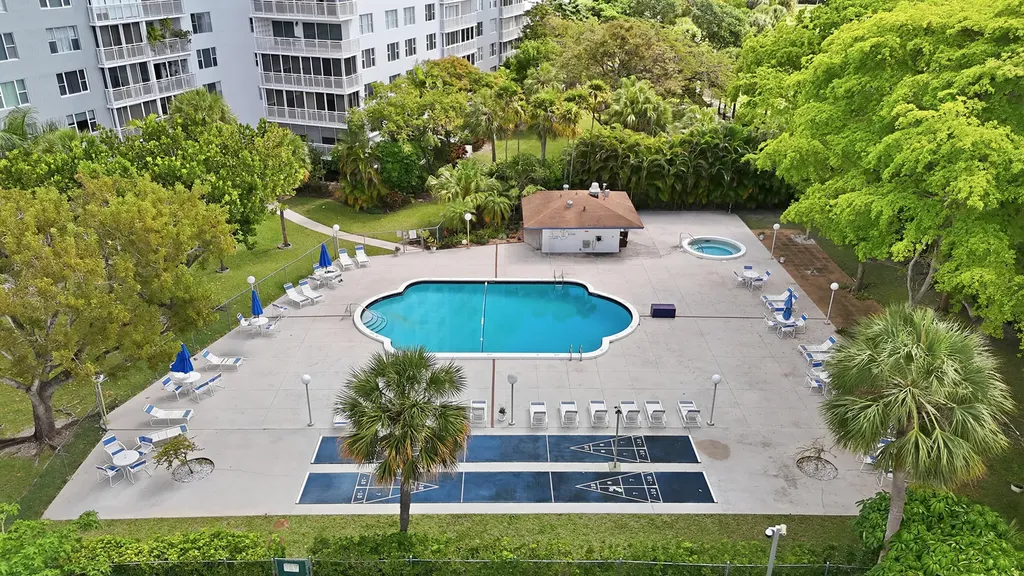3800 Hillcrest Drive Hollywood FL 33021