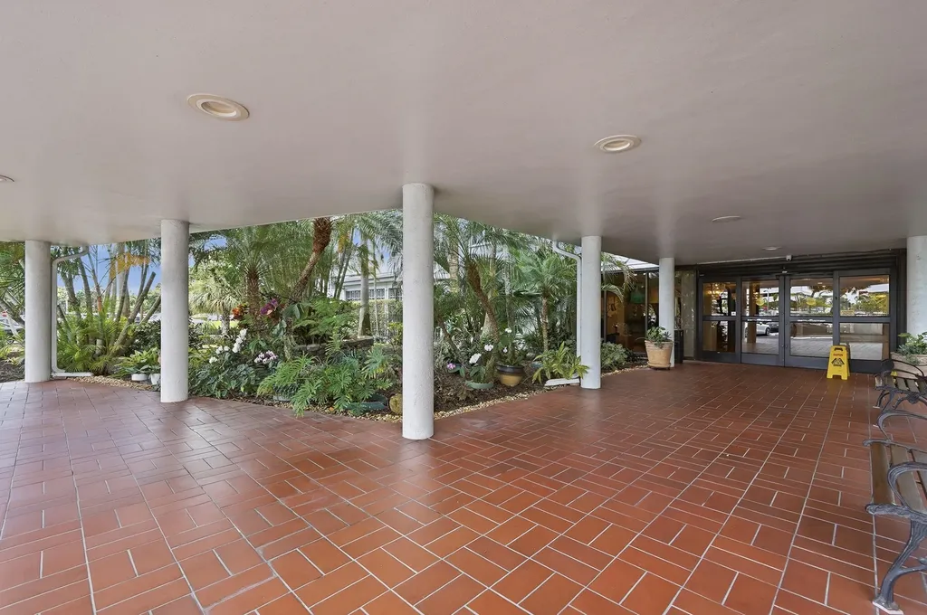 3800 Hillcrest Drive Hollywood FL 33021