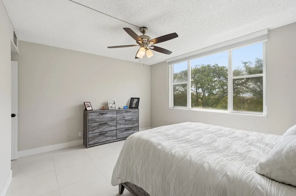 3800 Hillcrest Drive Hollywood FL 33021