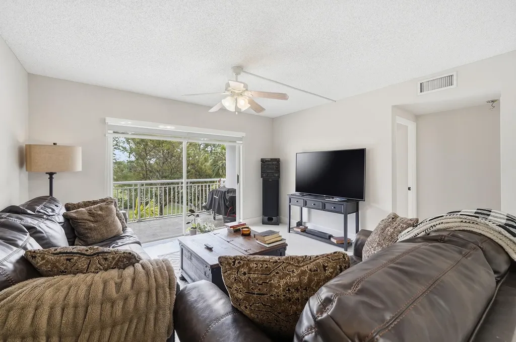 3800 Hillcrest Drive Hollywood FL 33021