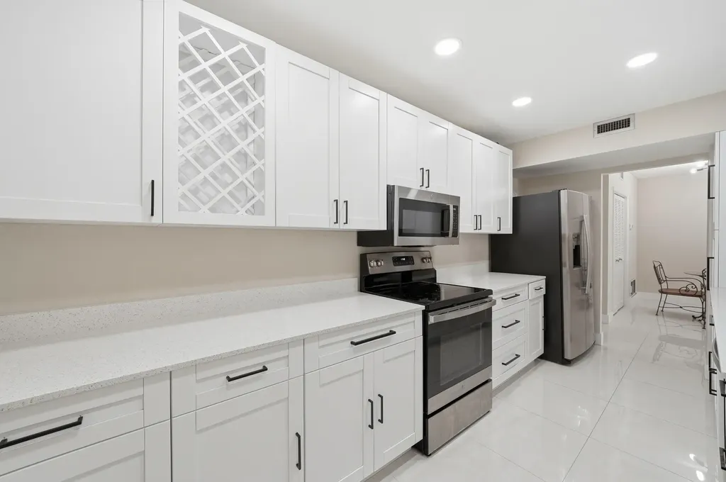 3800 Hillcrest Drive Hollywood FL 33021