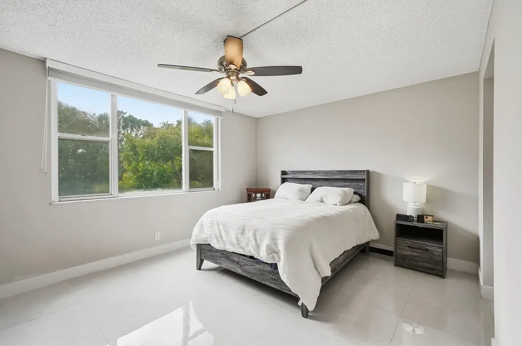 3800 Hillcrest Drive Hollywood FL 33021